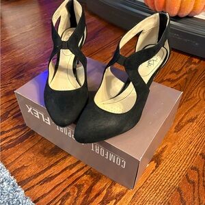 Life Stride Black Heels